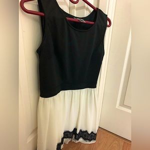 Sweet Storm White Lace, Black top